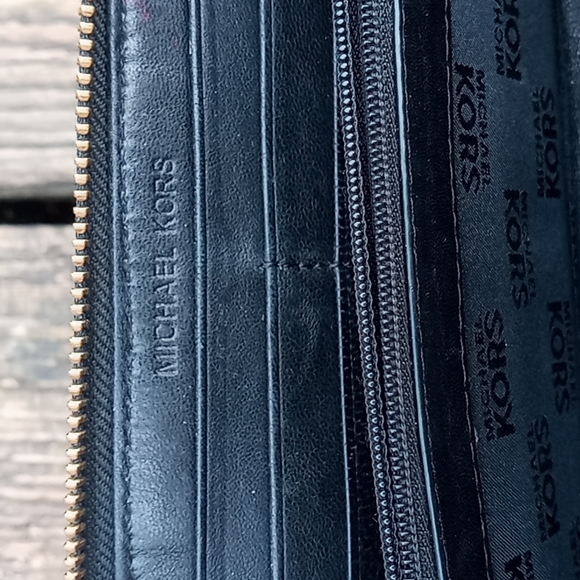 Michael kors wallet - Picture 5 of 7